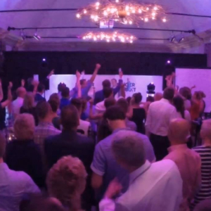 Foto 3 van DJ Singer in Suit