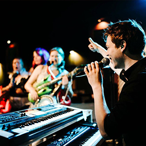 Foto 3 van Mikes Pianoshow