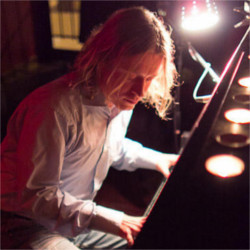 Foto 4 van Pianist Alexander