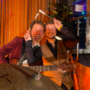 Foto 2 van Strum n Drum