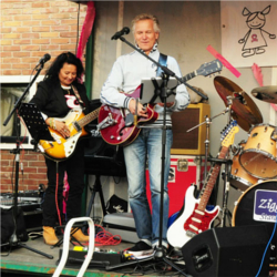 Foto 1 van The Ziggy Stardust Experience