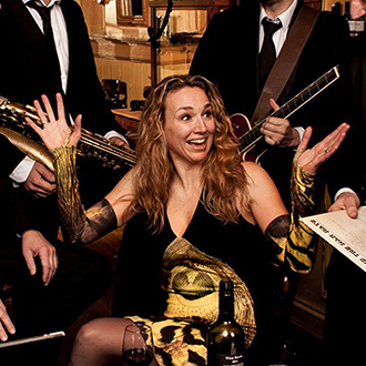 Foto 1 van True To Sue